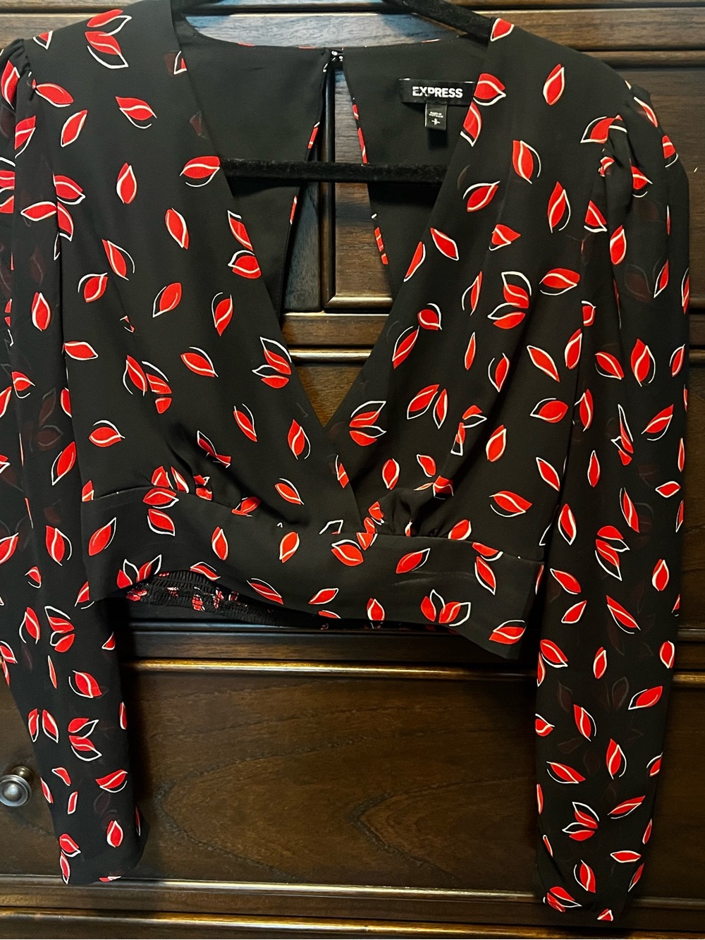 Express Black Long-Sleeve Crop Top with Red Lip Print
